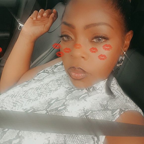 Meet your Posher, Posh - Picture 4 of 5